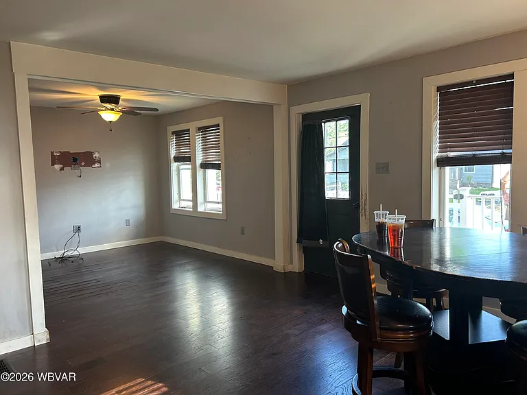 1820 Blanchard Ave — Photo 2