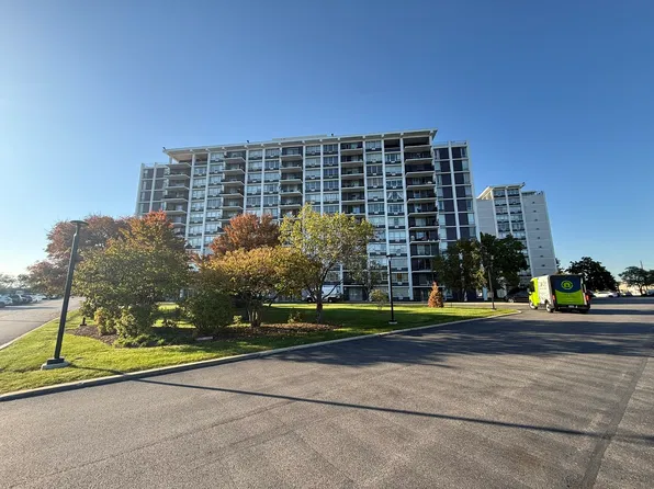 8809 W Golf Rd APT 9I, Niles, IL 60714