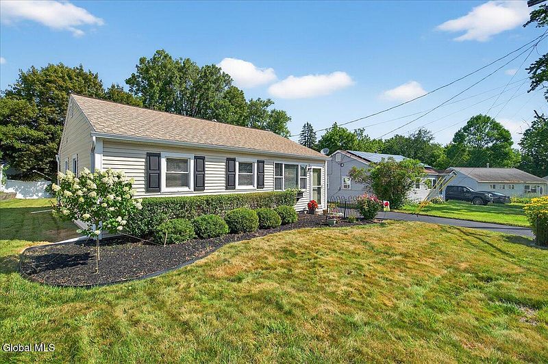 3rd image of 11 Riverview Drive