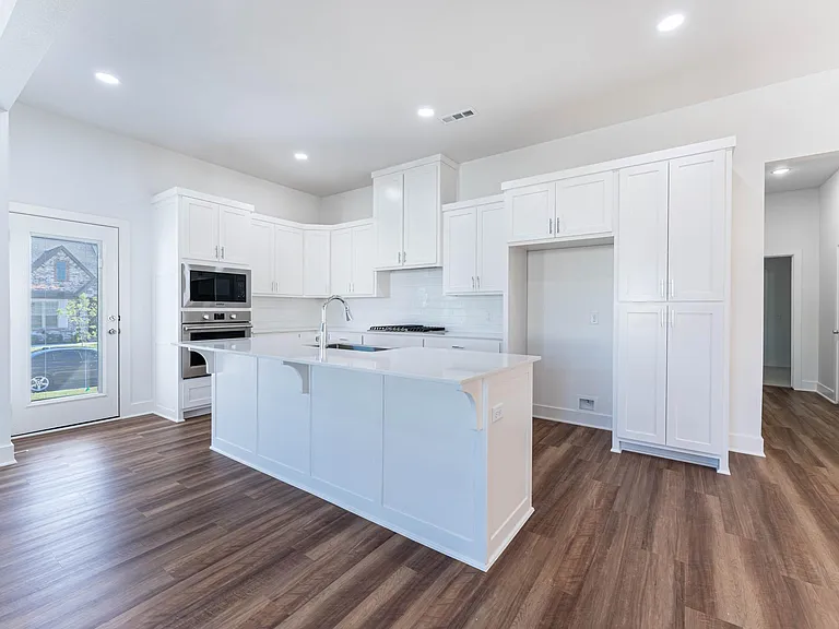 6306 Luna Ln — Photo 4