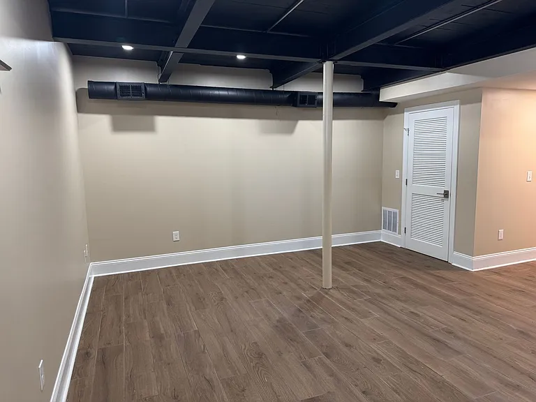 330 Linden Ave — Photo 18