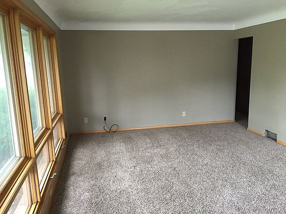 2nd image of 730 Iowa Ave E