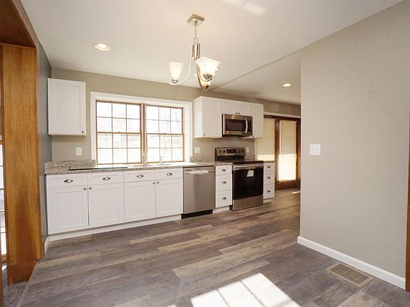 2nd image of 3627 Whiteoak Dr