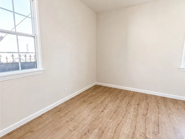 540 Crosby St — Photo 9