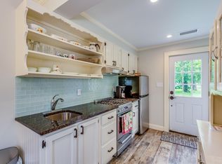 8485 Main Rd, East Marion, NY 11939