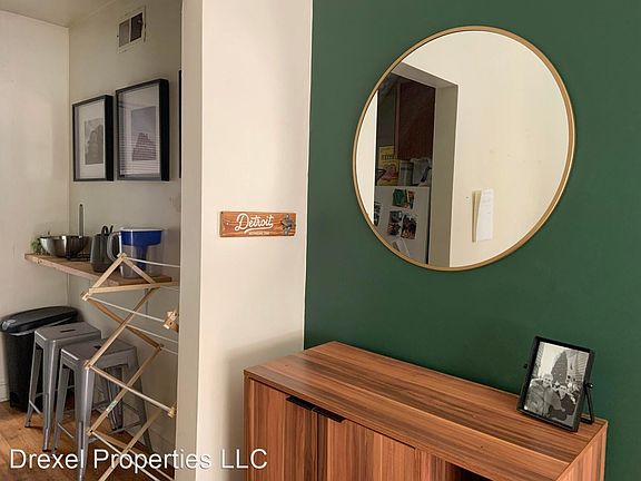 4th image of 2635 N Spaulding Ave APT 1E