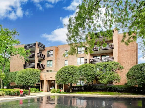 1060 Shermer Rd APT 25, Northbrook, IL 60062