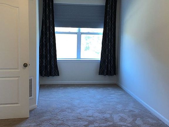 5th image of 23570 Franklin D Roosevelt Blvd #405
