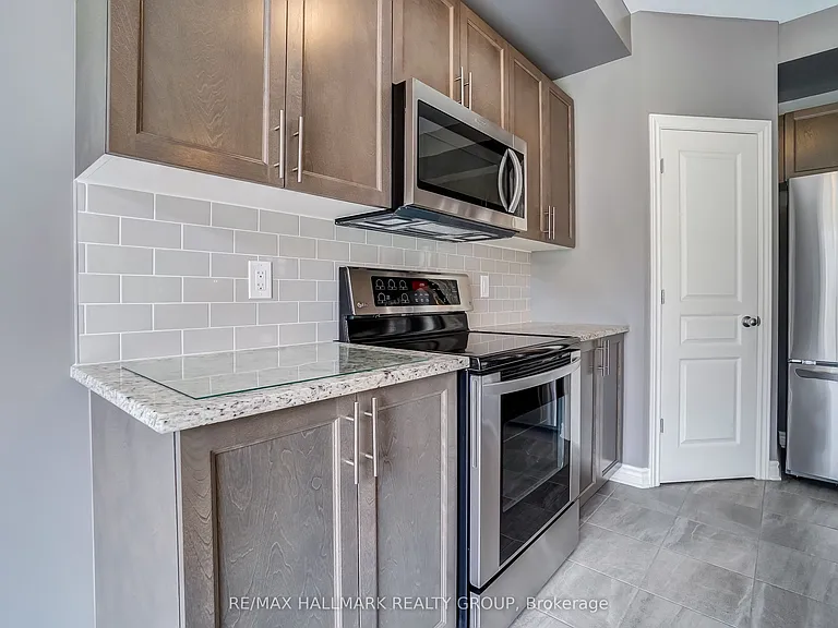 1110 Beckett Cres — Photo 20
