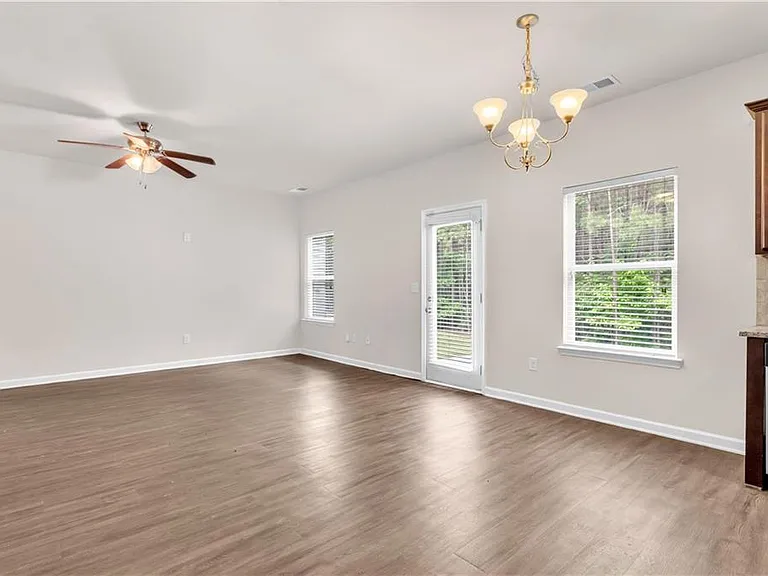 4488 Ravenwood Dr — Photo 9