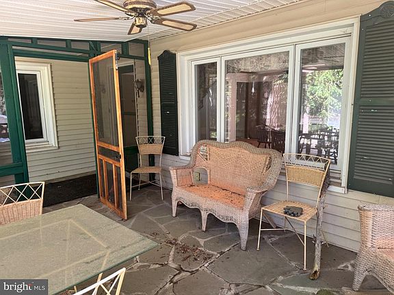 3rd image of 140 Kona Ln