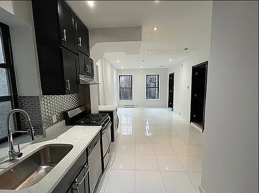 2nd image of 8 Manhattan Ave APT 1C