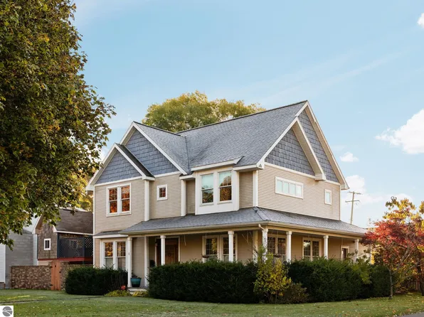 704 Webster St, Traverse City, MI 49686