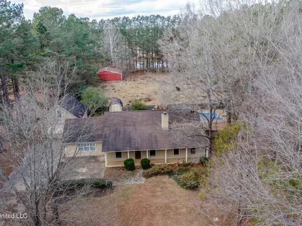 67 E Sweetwater Rd, Byhalia, MS 38611