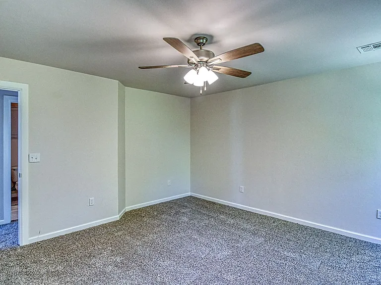 1002 Varenna Ln — Photo 20
