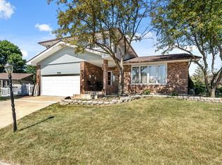 6162 Heron Dr, Oak Forest, IL