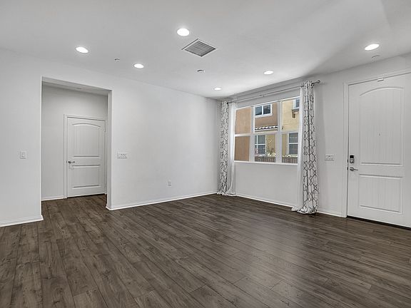 5th image of 2428 S Fremont Ave Unit 3
