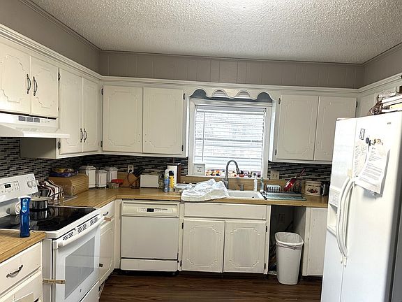 5th image of 340 Fielden St