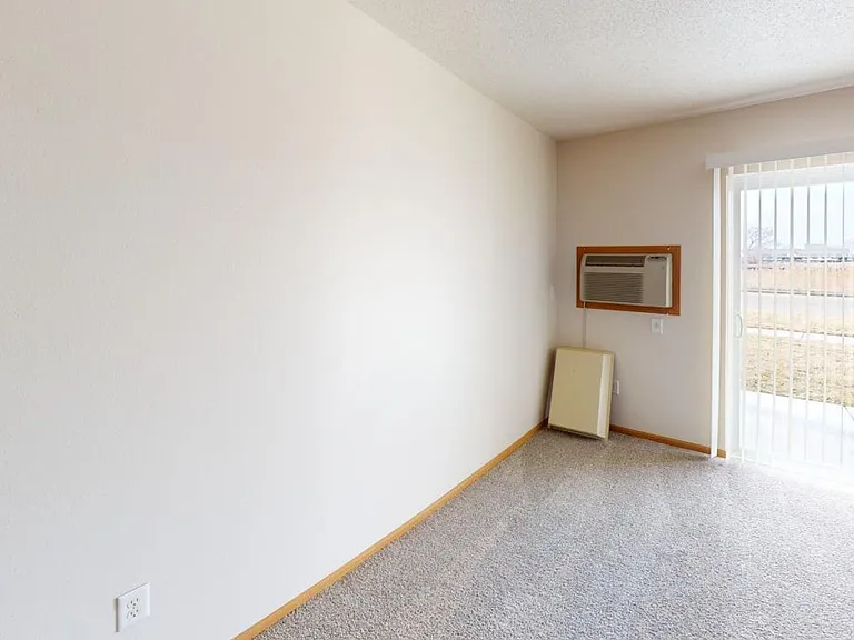 Westport Apartments — Photo 43
