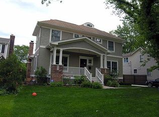 616 Ouilmette Ln, Wilmette, IL 60091