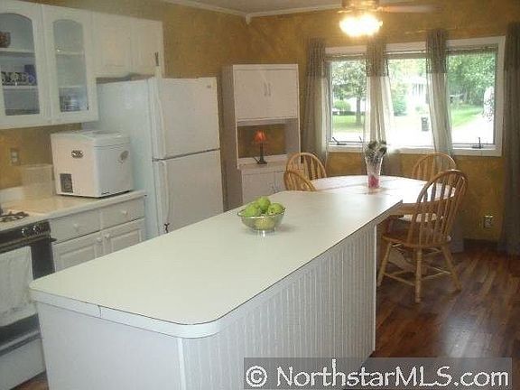 4th image of 114 Eagle St S