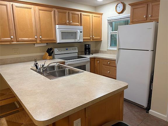 5th image of 26485 RAMPART BOULEVARD #E24