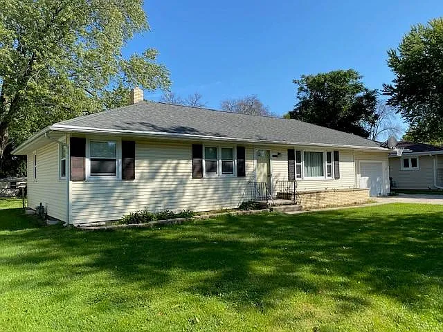4 bed, 1288 sqft, $1,650 — Photo 2