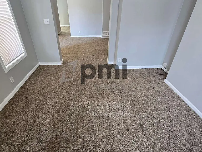153 S Cypress Ave — Photo 32