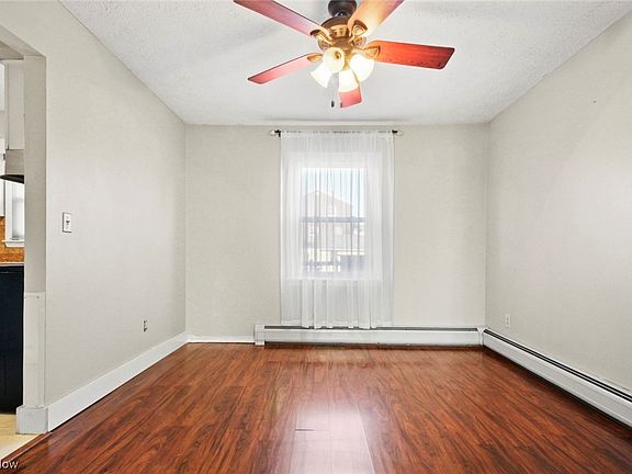 4th image of 834 Trailwood Dr