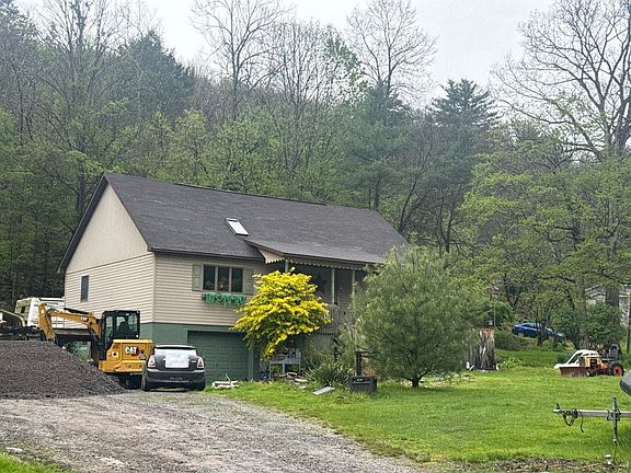 3rd image of 64 Hollywood Dr