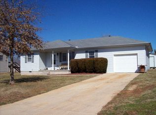 1511 Stewart St, West Plains, MO 65775