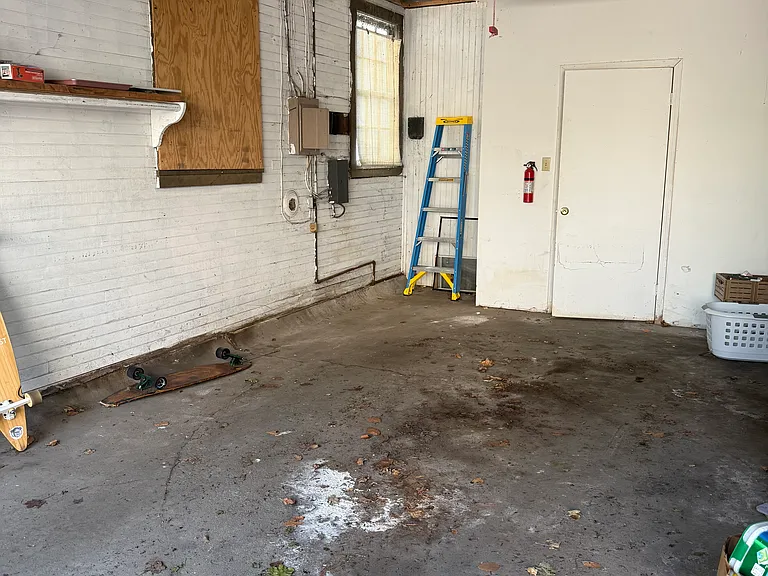 805 W Ferry St — Photo 6