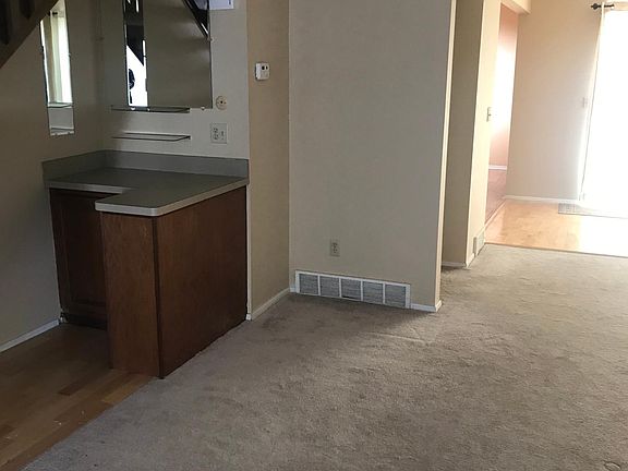 3rd image of 1480 Bobby Ln