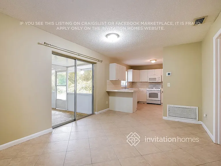 2454 Hope Ave — Photo 6
