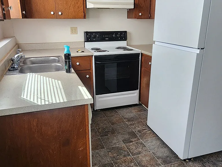 226 S Linn St #3 — Photo 7