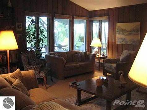 3rd image of 11841 Holiday Ln