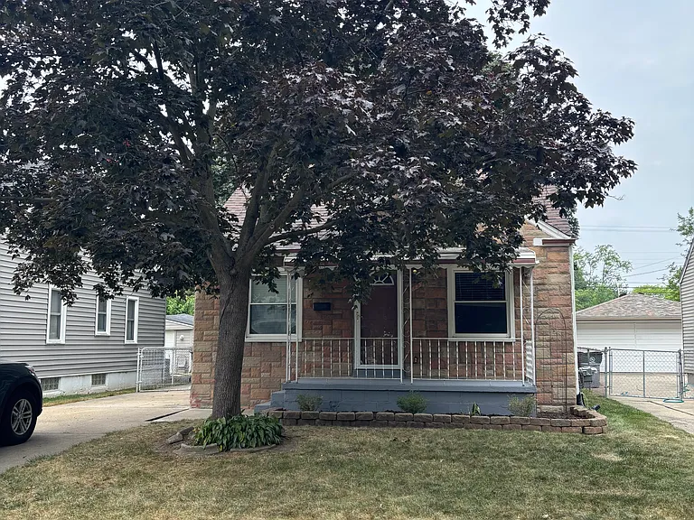 825 N Edison Ave — Photo 3