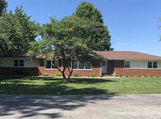 611 Magnolia Dr, Rochester, IL 62563