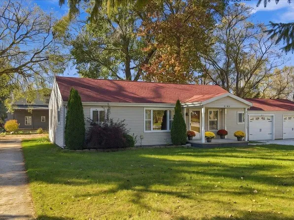 5161 Parker Rd, Fort Gratiot, MI 48059