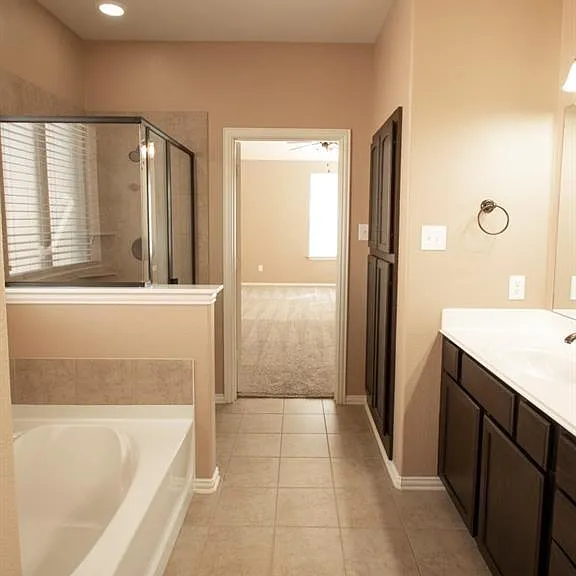 417 Hackberry Dr — Photo 8