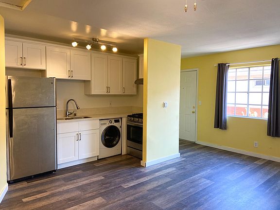 3rd image of 149 N Alexandria Ave