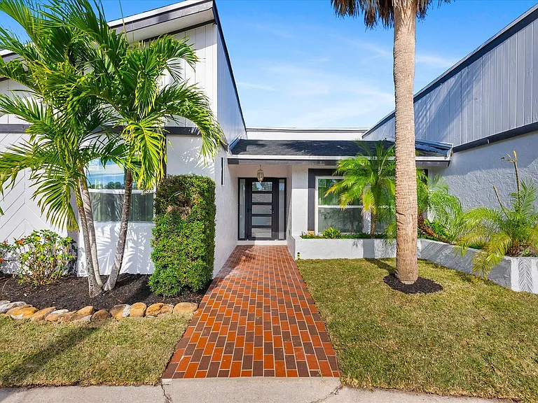 11647 Anhinga Dr — Photo 32