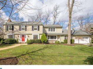 26 Robin Lake Dr, Cherry Hill, NJ 08003