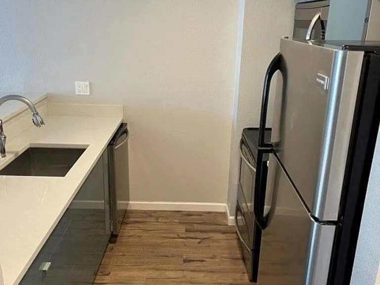 1614 Summit Ave #503 — Photo 5