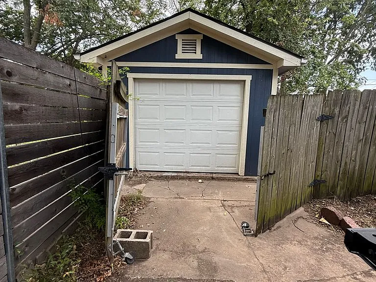 514 Dakota St — Photo 15