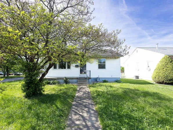 3200 Edgewood Dr, Evansville, IN 47712