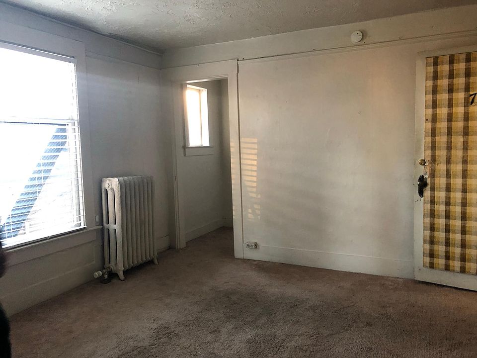 2nd image of 4722 15th Ave NE APT 7