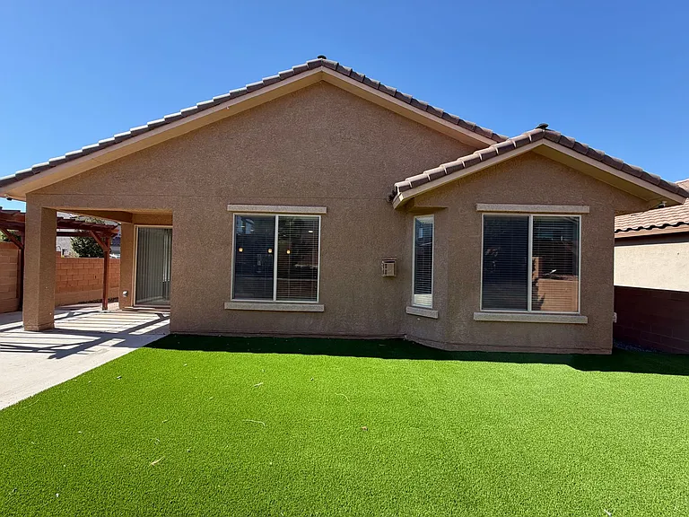 2861 Walsh Loop SE — Photo 36