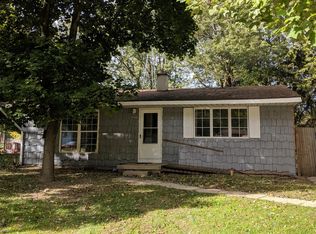 1146 McIntosh Dr, Benton Harbor, MI 49022