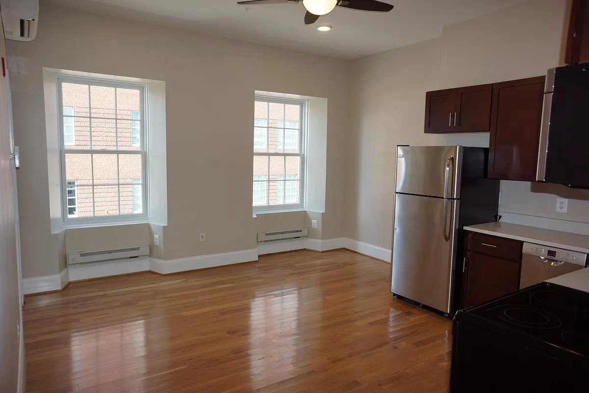 Building Photo - 511 Park Ave #3A